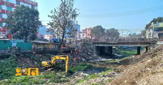 দখল-দূষণে মৃতপ্রায় ব্রাহ্মণবাড়িয়া টাউন খালের খনন কাজ শুরু